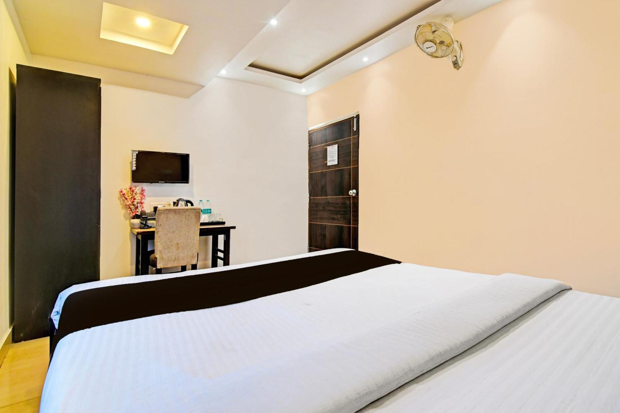 Super Hotel O Baguiati Nager Bazaar Εξωτερικό φωτογραφία