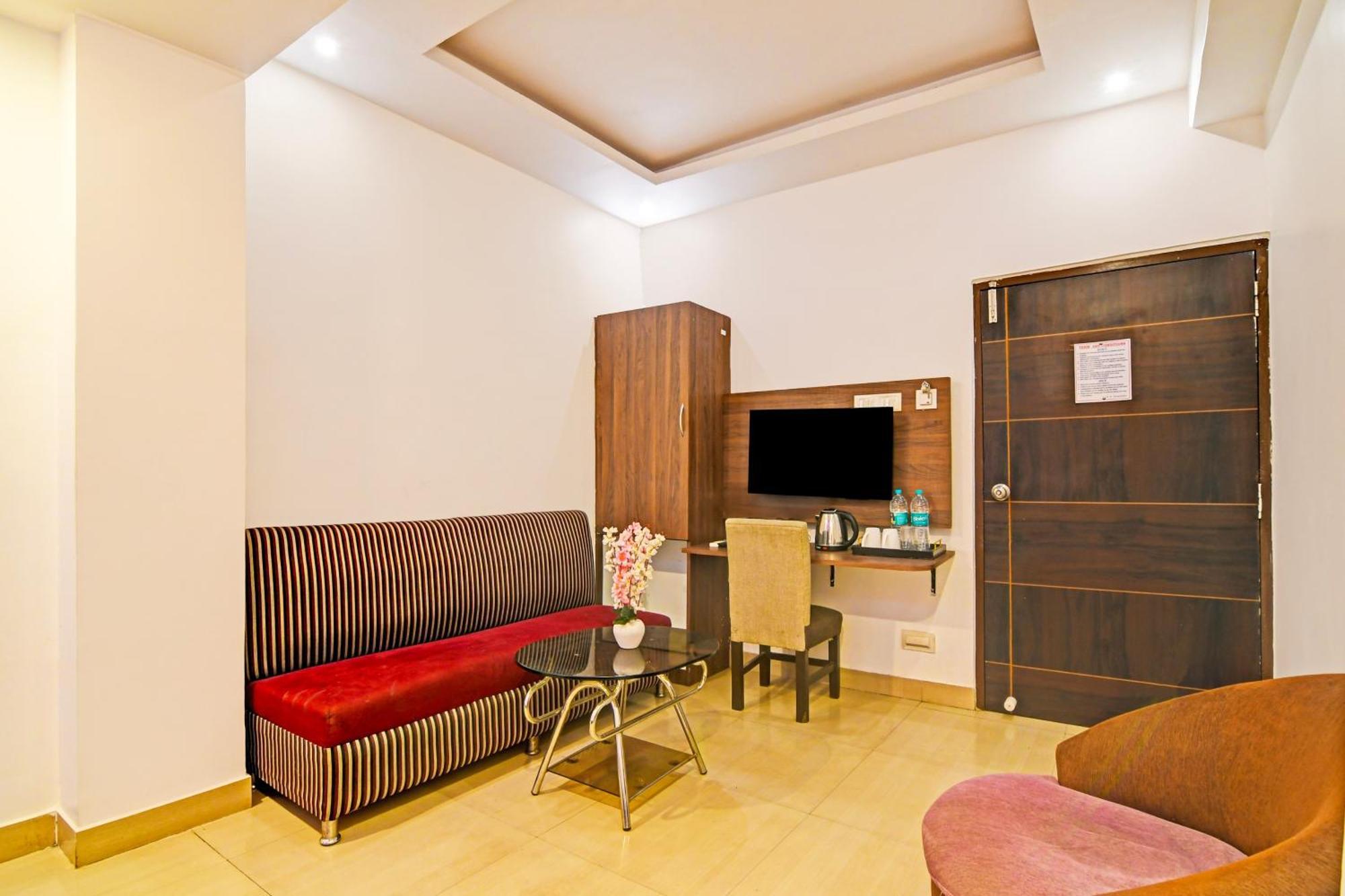 Super Hotel O Baguiati Nager Bazaar Εξωτερικό φωτογραφία