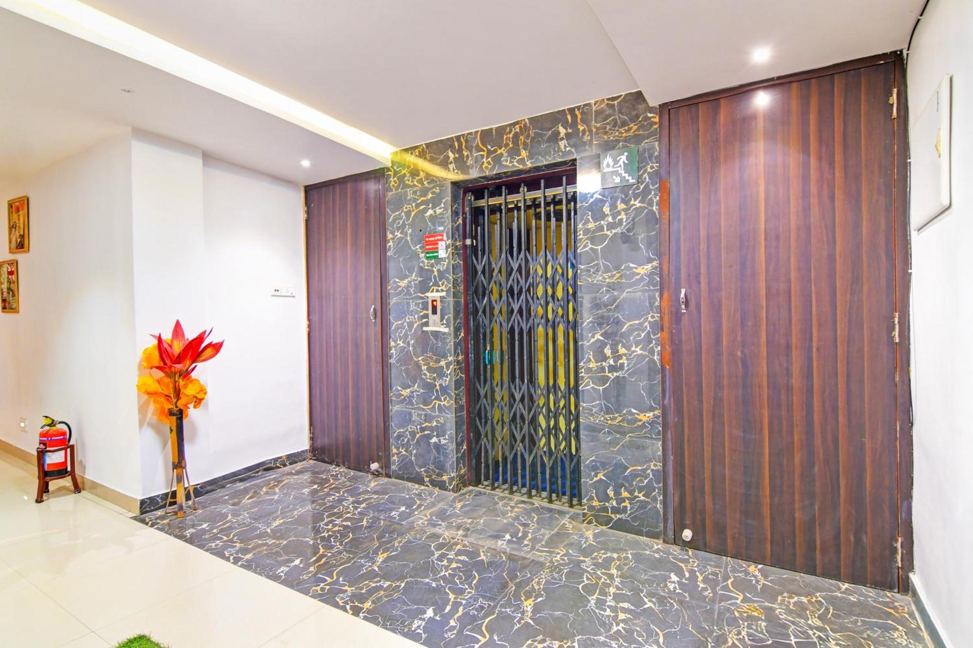 Super Hotel O Baguiati Nager Bazaar Εξωτερικό φωτογραφία
